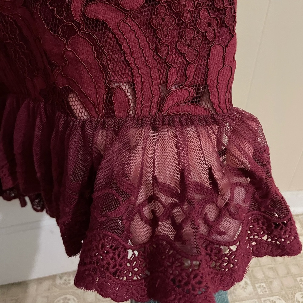 Dainty Jewell Women's Burgundy Lace Midi Dress with Ruffle Hem - Picture 3 of 12